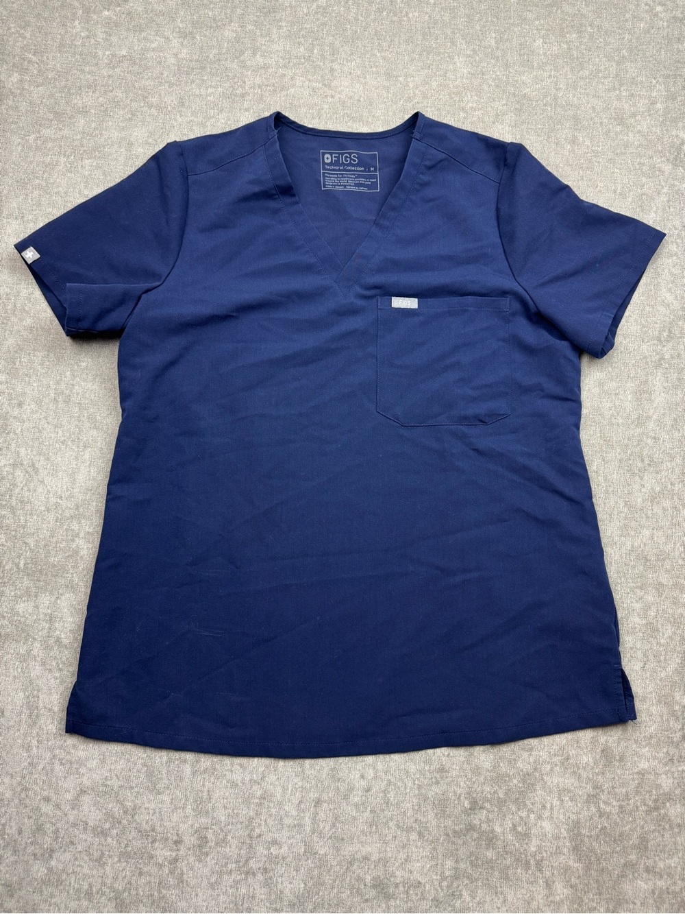 Figs Catarina One Pocket V-Neck Scrub Top in Navy Blue Women’s Medium